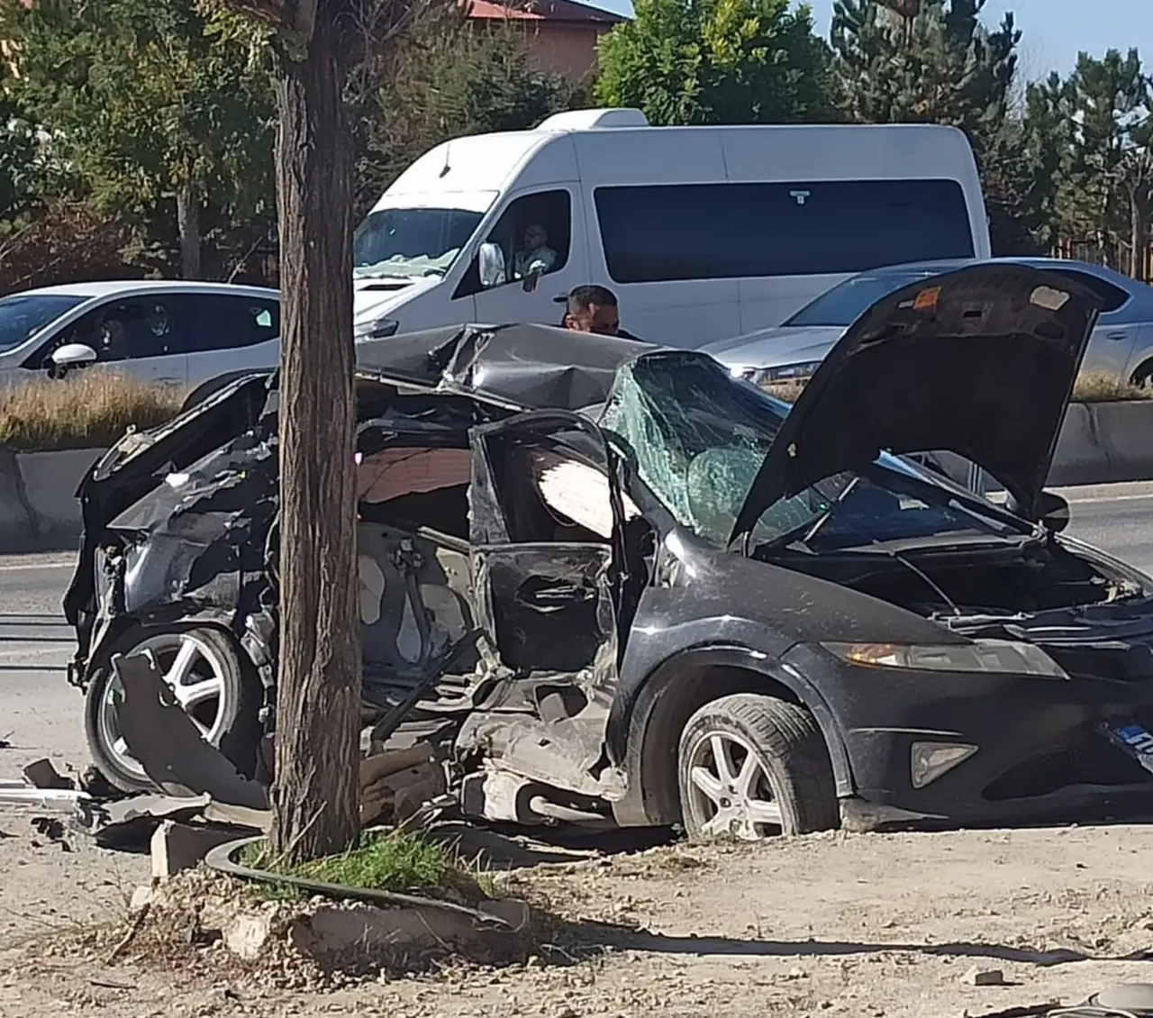 Van’da 1 kişinin öldüğü, 4 kişinin yaralandığı kazanın güvenlik kamerası görüntüleri ortaya çıktı