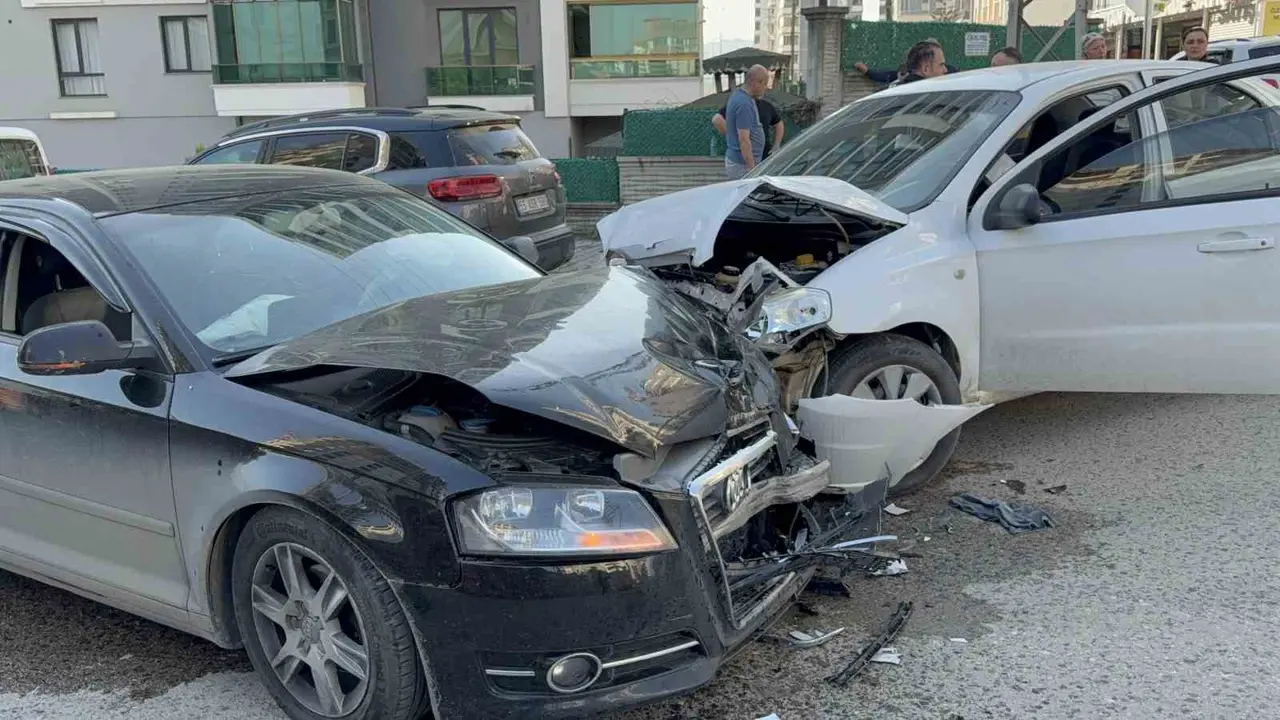 Samsun’da otomobiller çarpıştı: 3 yaralı