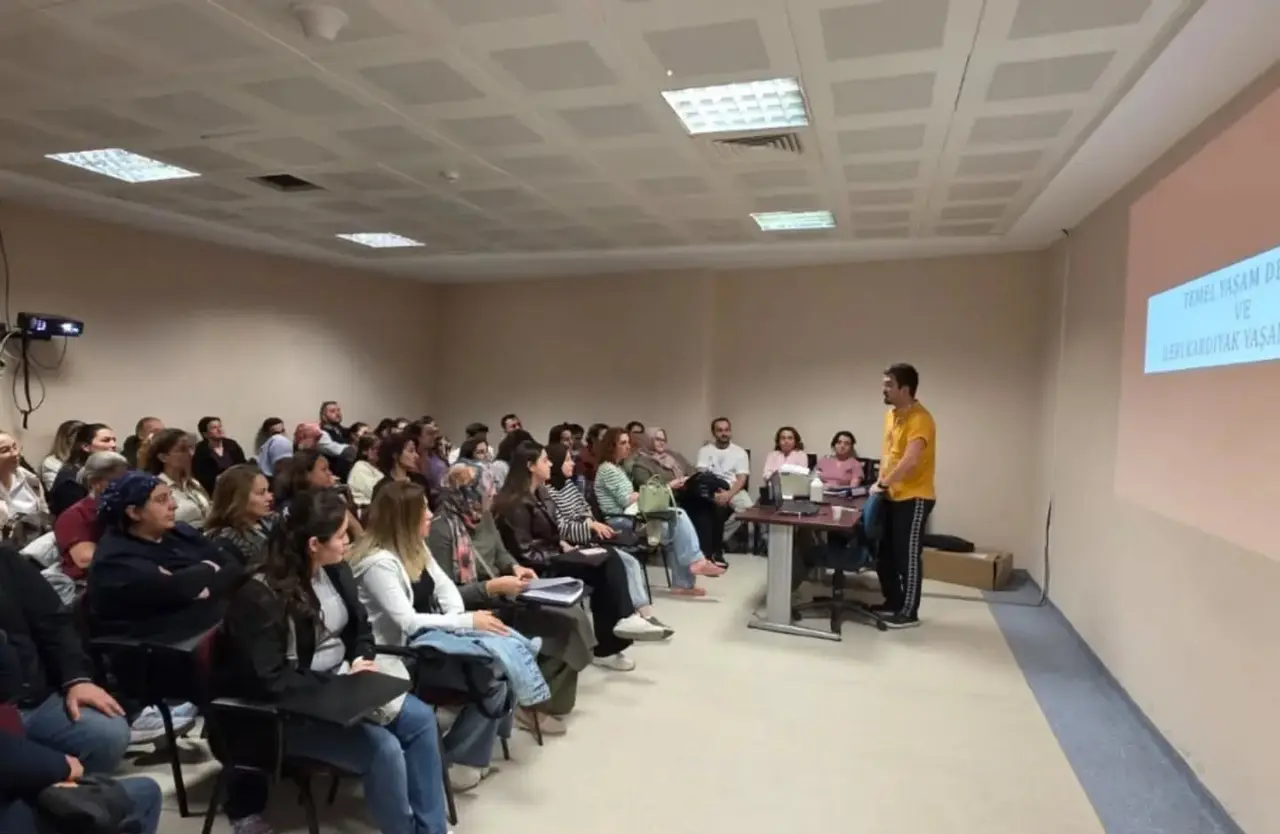 Nazilli’de sağlık çalışanları bilgilerini tazeledi