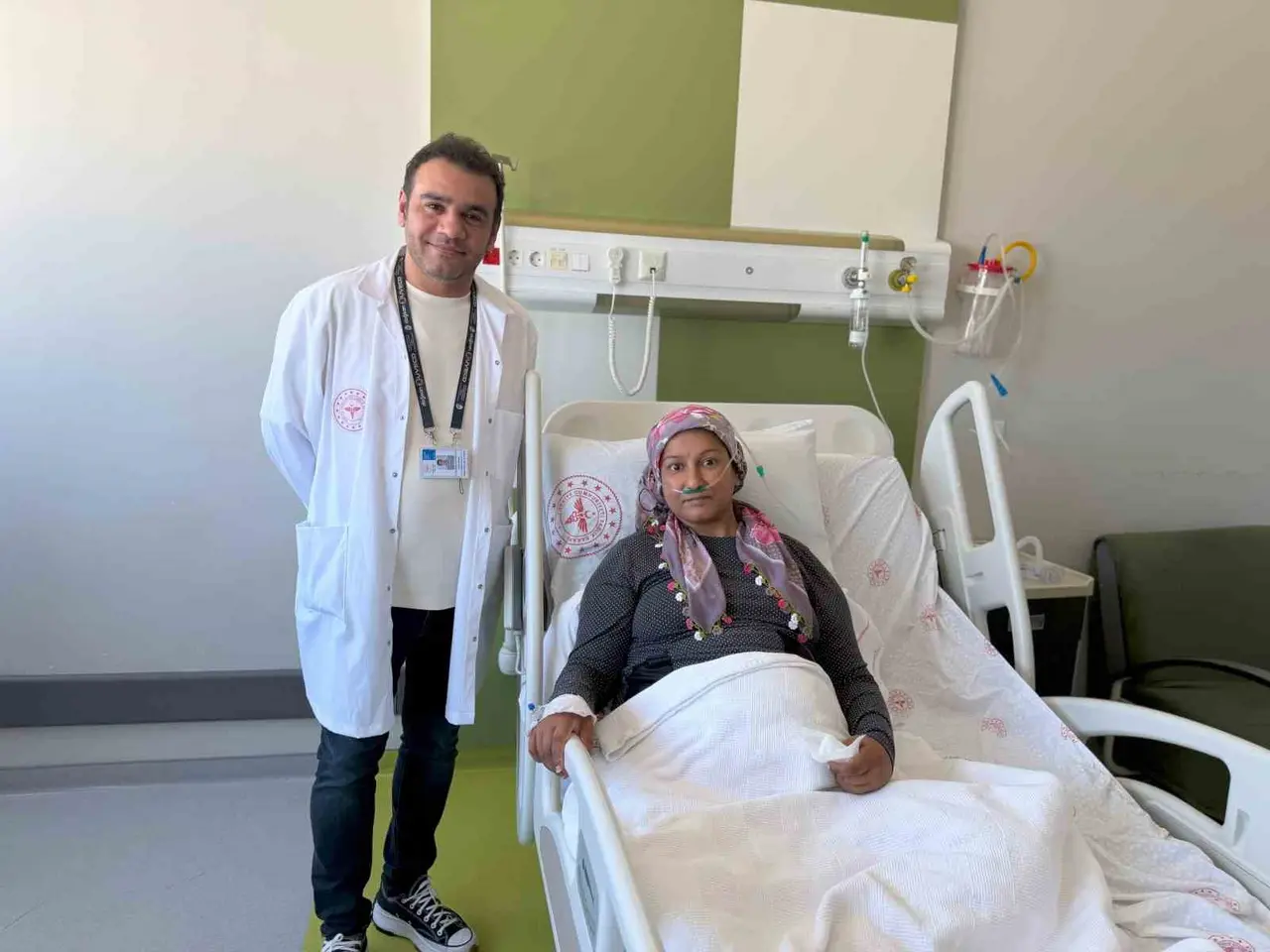 Kalbi durdurmadan 5 santimetrelik kesiyle riskli ameliyat başarıyla tamamlandı