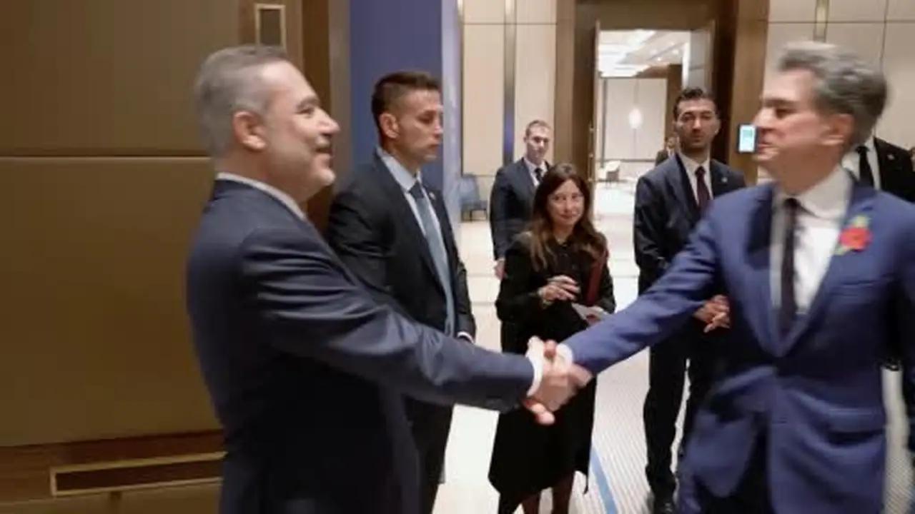 Bakan Hakan Fidan, İngiliz mevkidaşı Miliband ile İstanbul’da görüştü