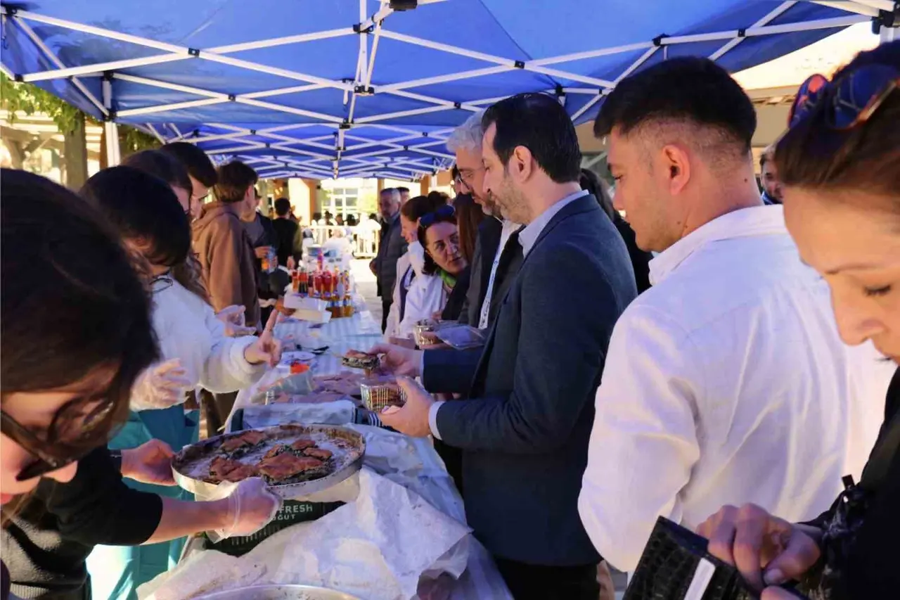 Hastanede tedavi gören çocuklar için destek oldular