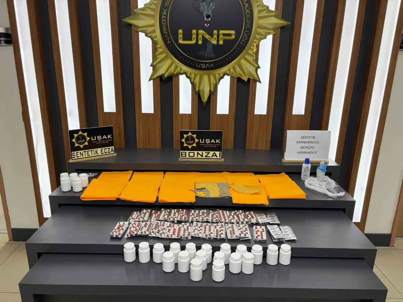 Uşak’ta 27 zehir taciri tutuklandı