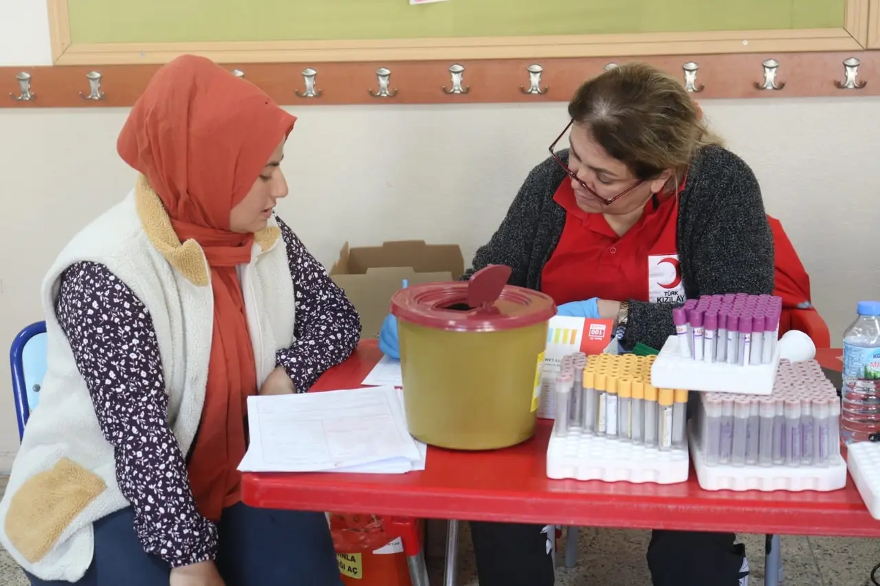 Çivril’de minikler 1 günde 100 ünite kan bağışı topladı