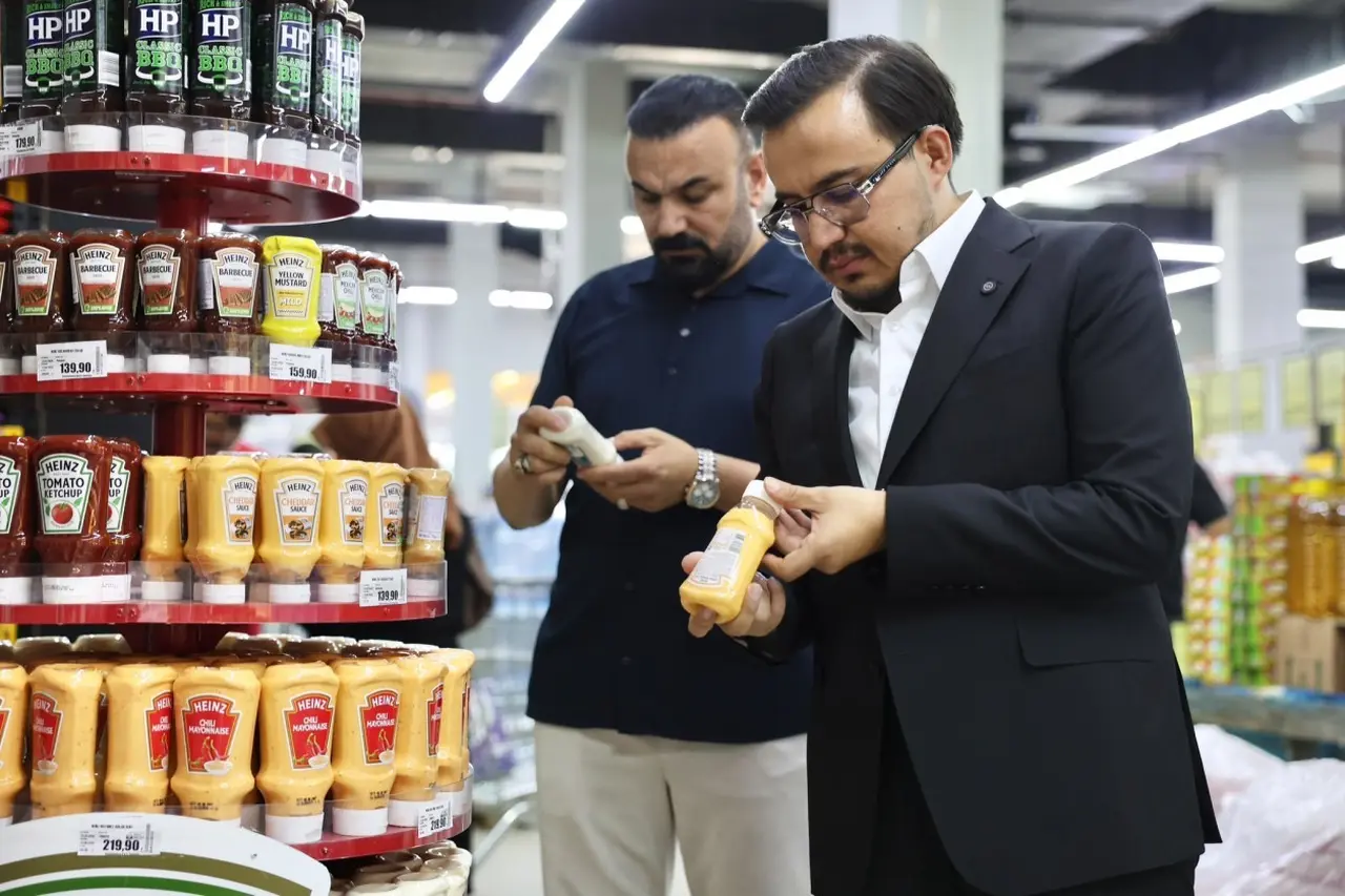 Sincan Belediyesi’nden müşteri çantalarını bantlayan ve dolaba koymaya zorlayan zincir markete sert tepki