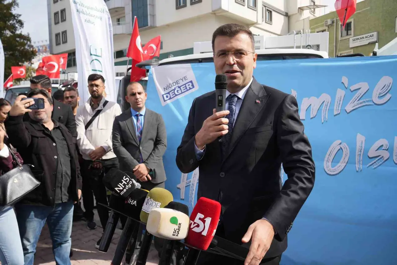 Niğde Belediyesi’nin araç filosu güçleniyor: 20 yeni araç hizmete girdi