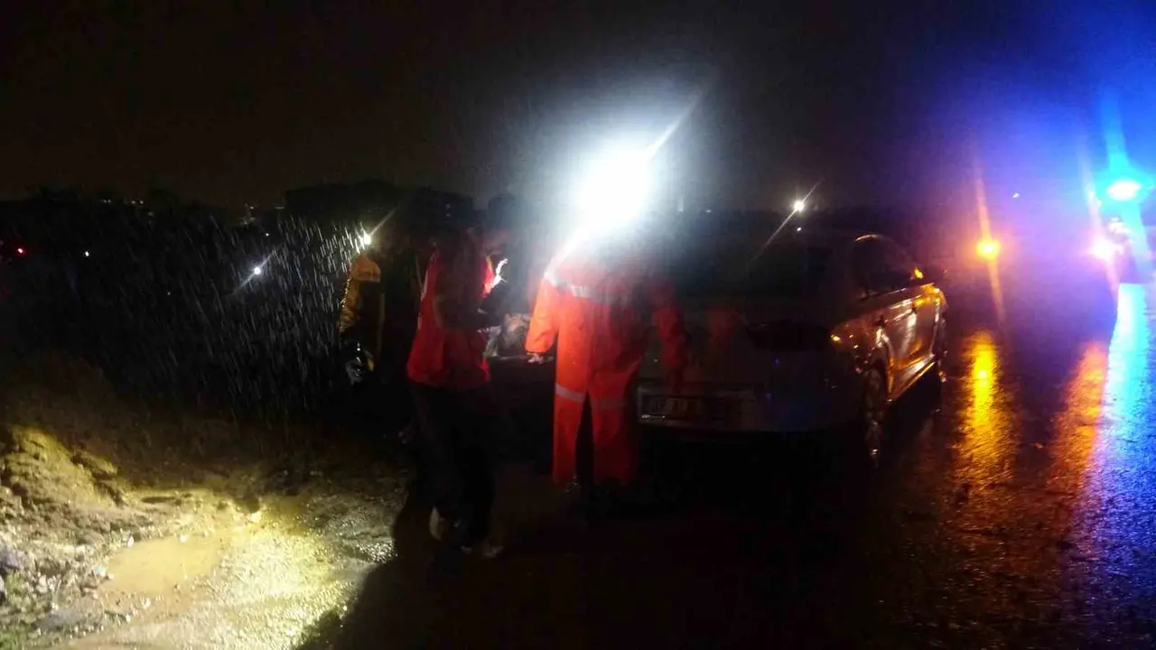 Antalya’da hortum işçilerin kaldığı 2 konteyneri savurdu: 5 ölü, 1 yaralı