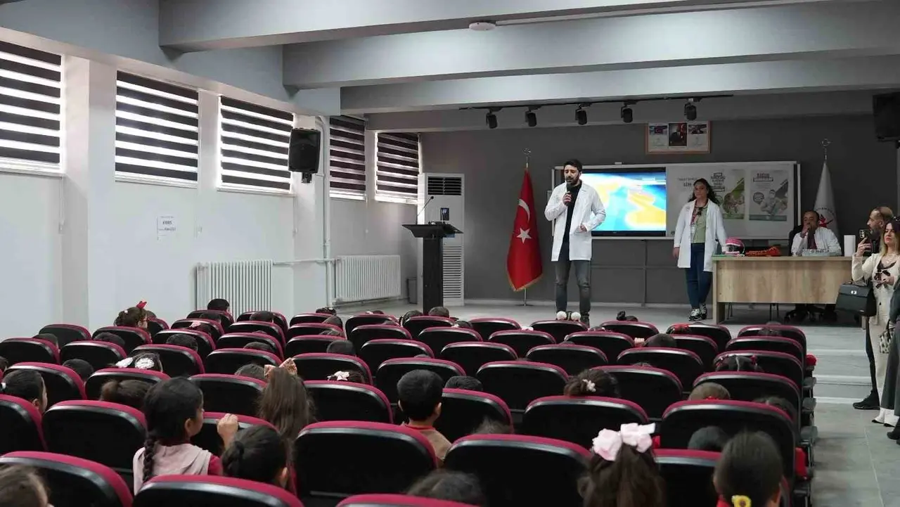 Elazığ Belediyesi’nden öğrencilere ağız ve diş sağlığı eğitimi