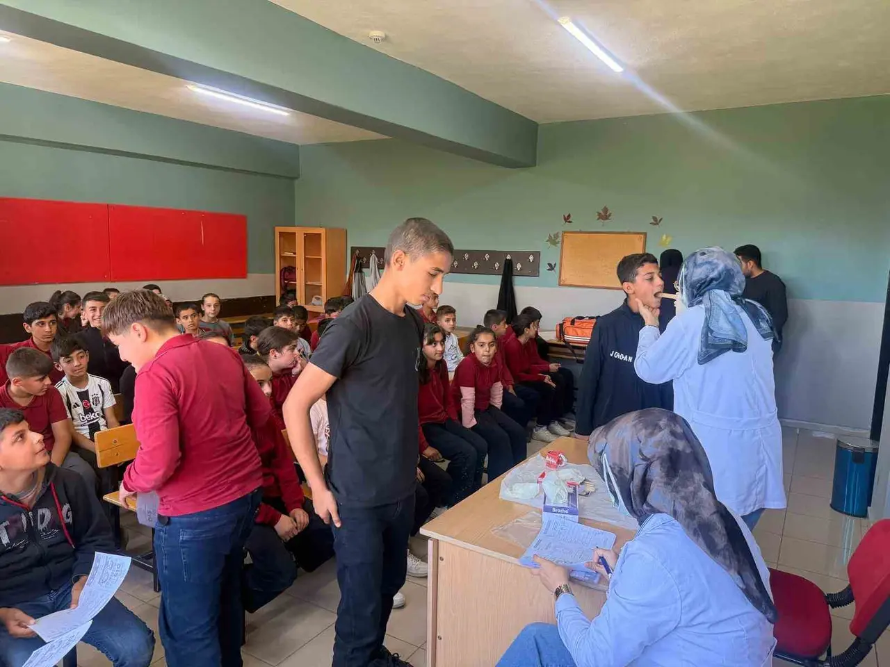 Kâhta’da köy okullarındaki öğrencilere ağız ve diş sağlığı eğitimi