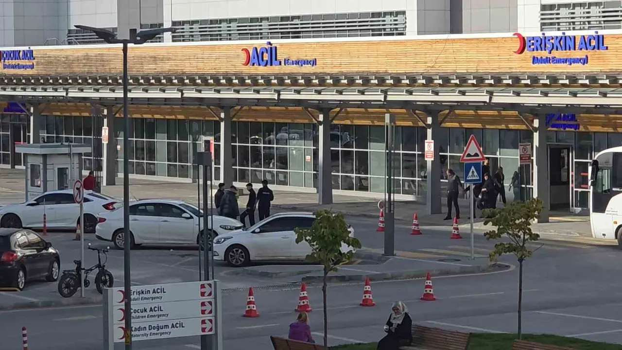 Kütahya’da 19 öğrenci zehirlenme şüphesiyle hastaneye başvurdu