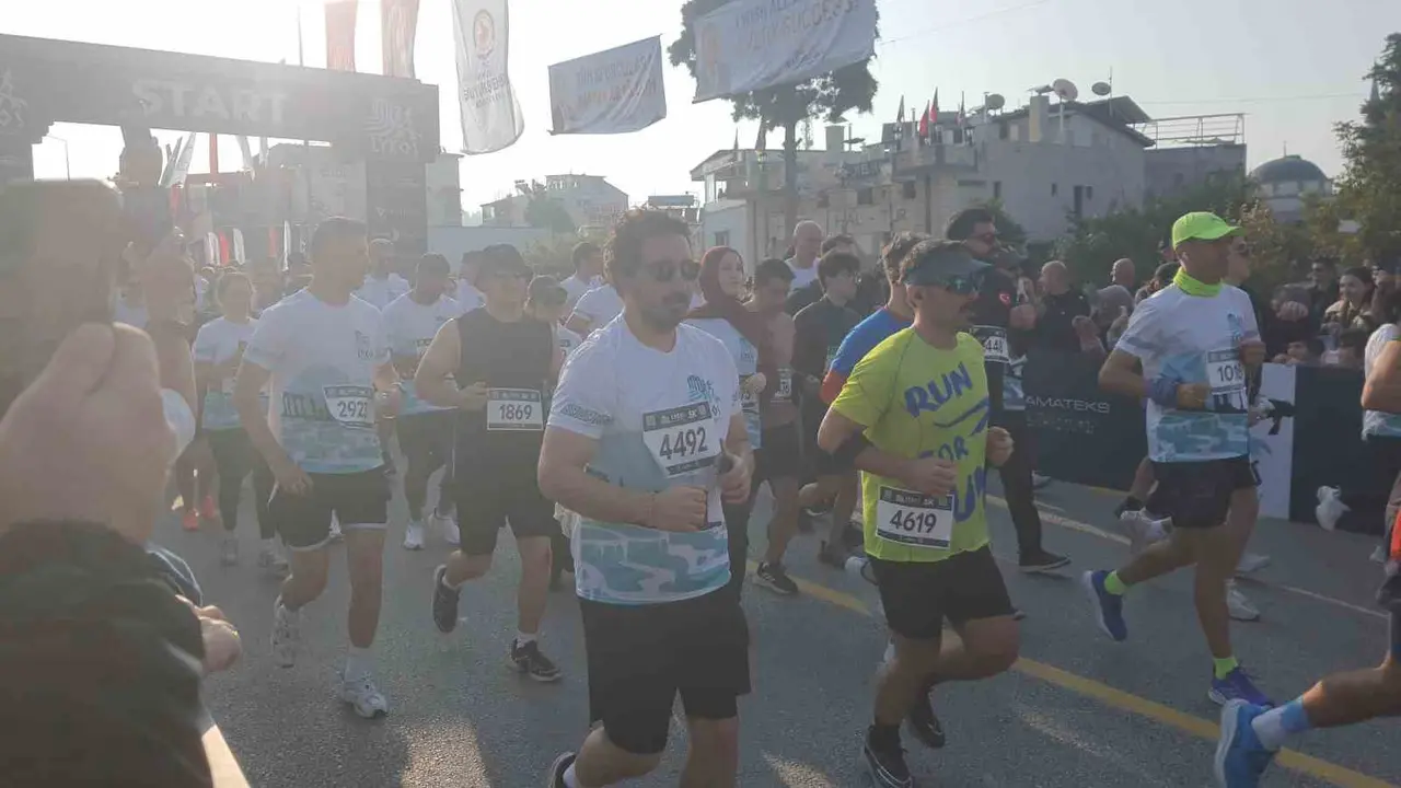 Lykos yarı maratonu’nda binlerce kişi koştu