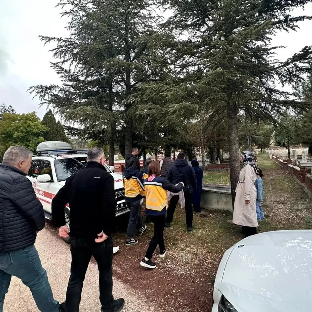 Eskişehir’de görev şehidi sağlık çalışanı kabri başında anıldı