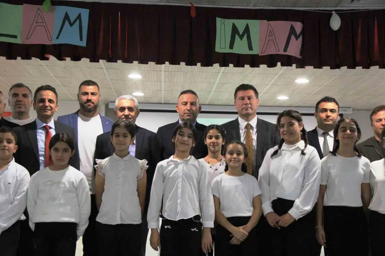 Cizre’de imam hatip okullarının yeniden açılışının 75. yılı coşkuyla kutlandı