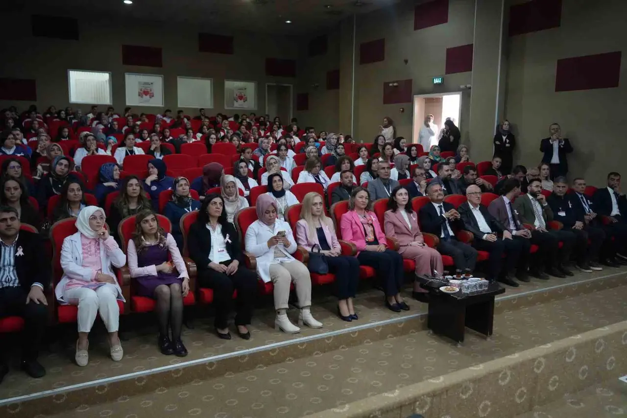 Muş’ta meme kanserine karşı farkındalık etkinliği düzenlendi
