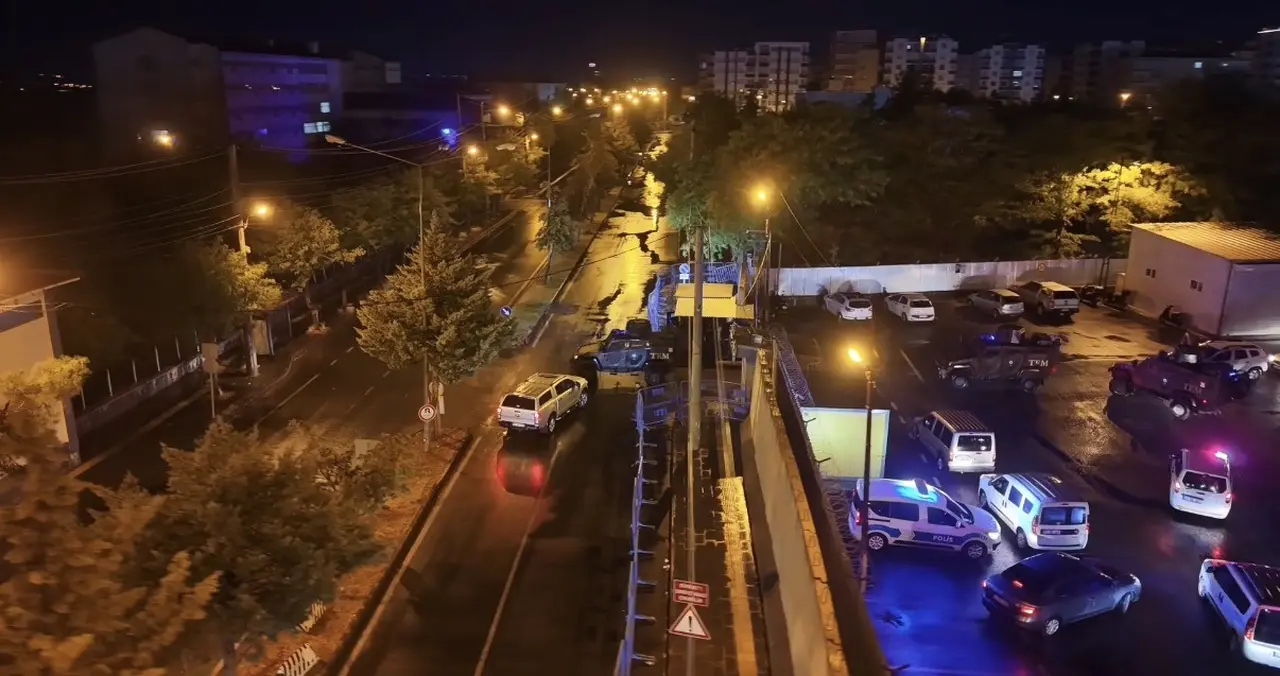Diyarbakır merkezli fuhuş operasyonunda 977 milyon liralık finansal ağ deşifre edildi: 17 tutuklama