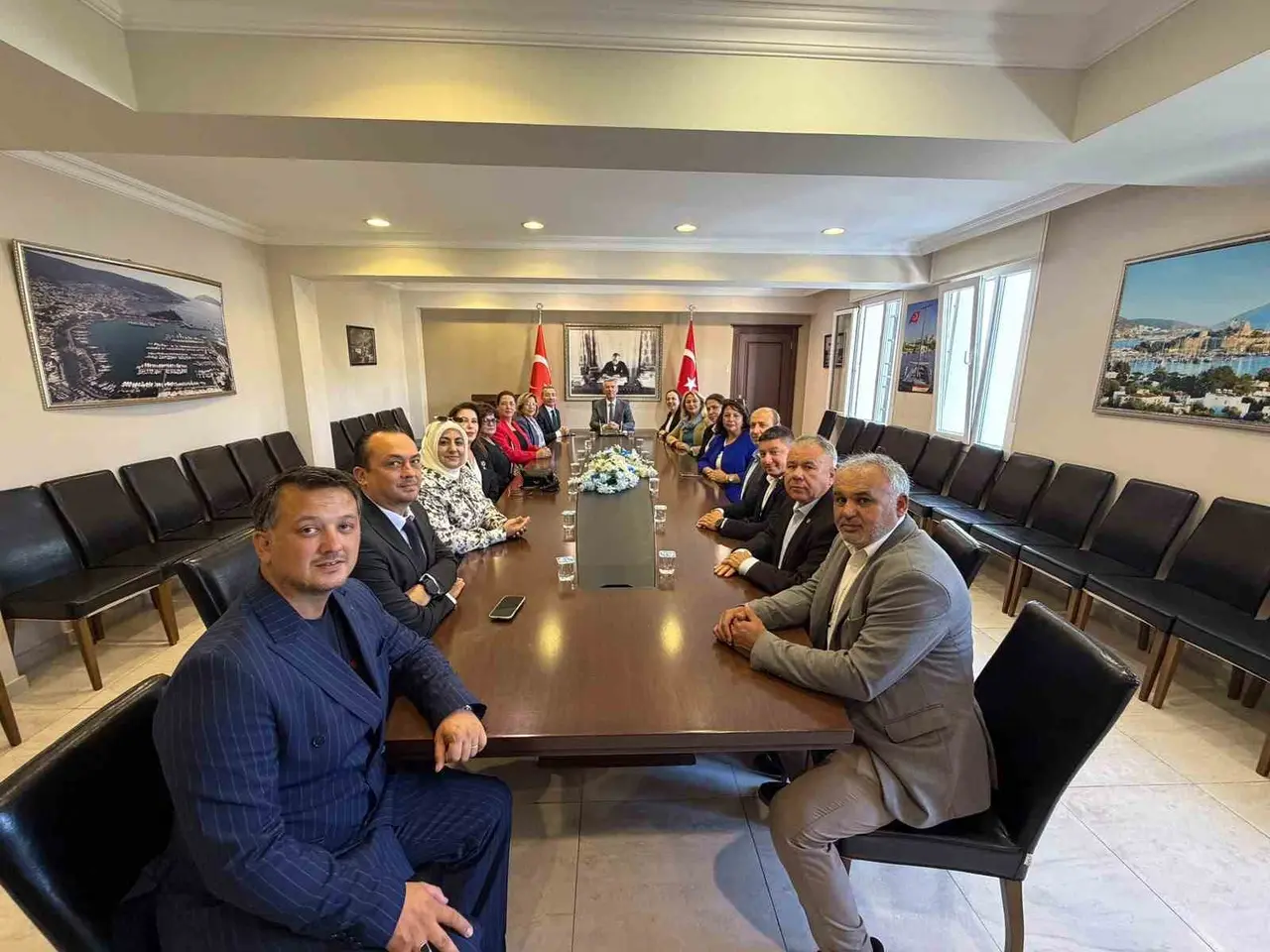 Bodrum’da 56 mahalle muhtarı için anlamlı kutlama