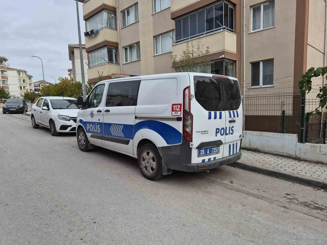 Eskişehir’de 2 yaşındaki çocuk 4 katlı binadan düştü