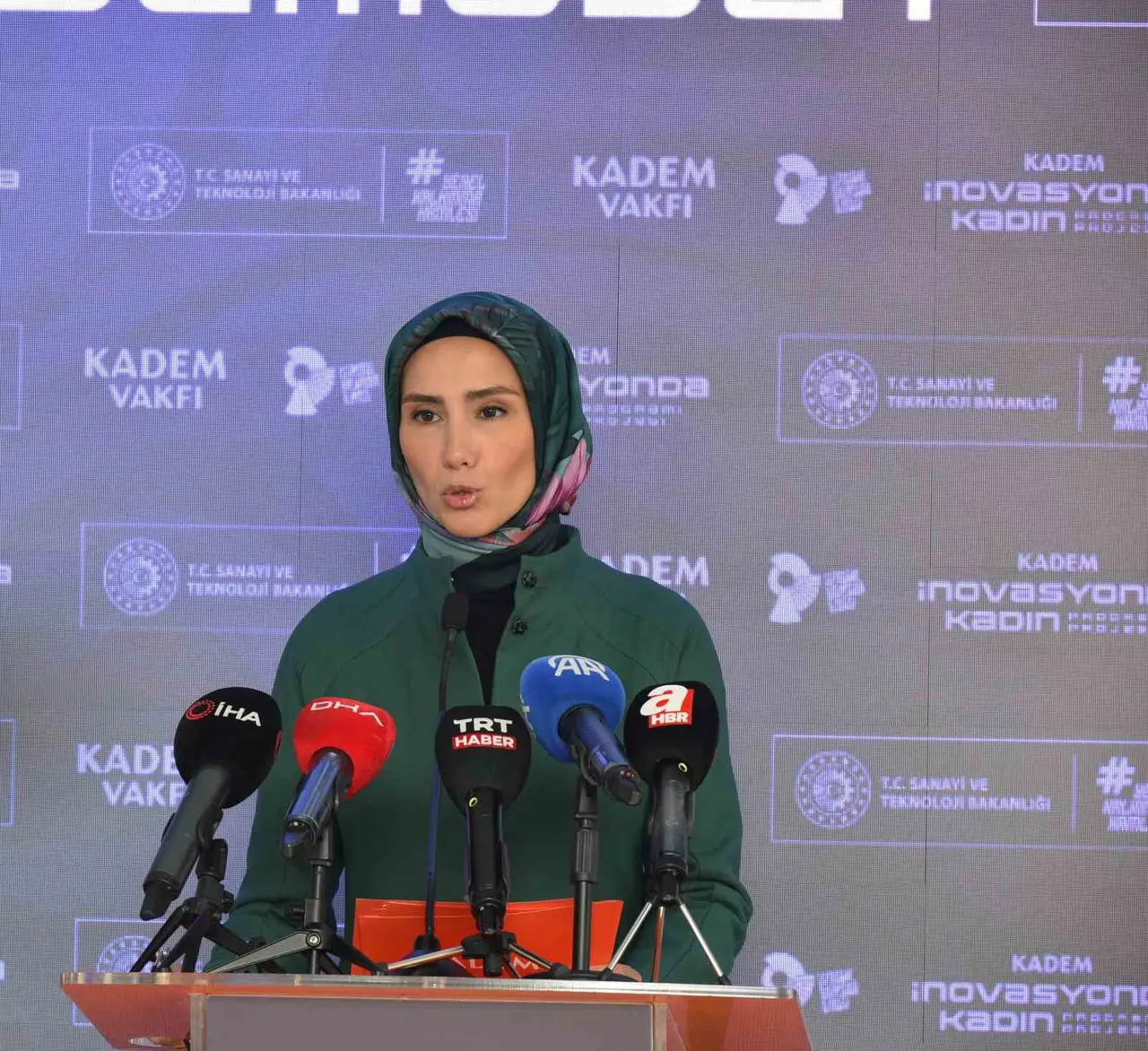 Bakan Kacır: "Kadınların bilimde ve üretimde güçlü bir şekilde yer alması, ülkemizin kalkınmasının temel anahtarıdır"