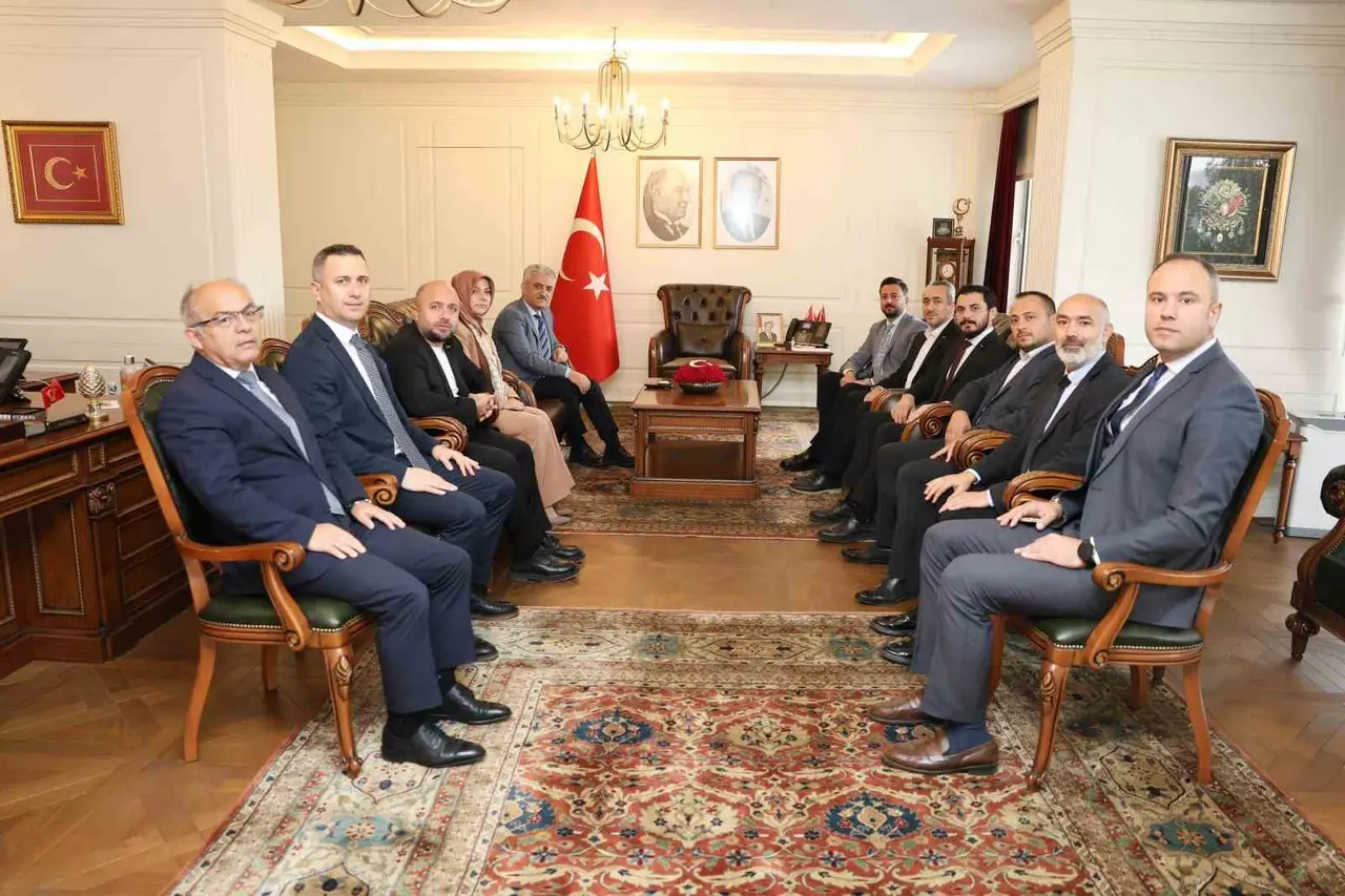 Öğrencilere başarı ödülü, ailelere bebek desteği