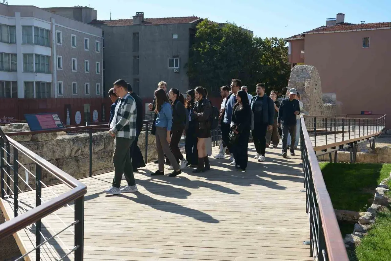 Bakan Ersoy, Edirne’nin tarihe açılan kulesini inceledi