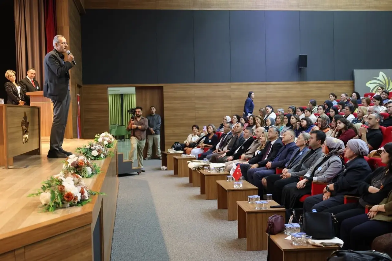 Nazilli’de 6 bin 400 öğrenciye ulaşan çalışmanın ardından öğretmenlere eğitim
