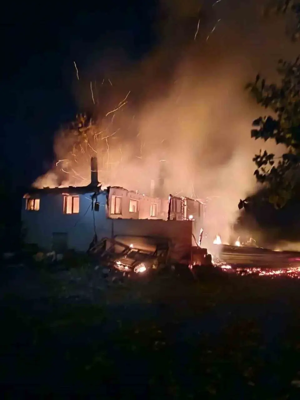 Acıpayam’da çıkan ev yangınında büyük hasar oluştu