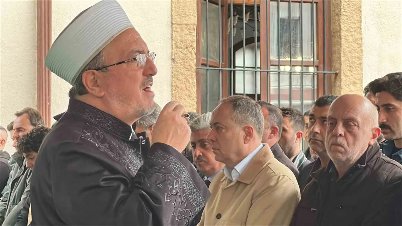 Peribacasının çökmesi sonucu hayatını kaybeden çift son yolculuğuna uğurlandı