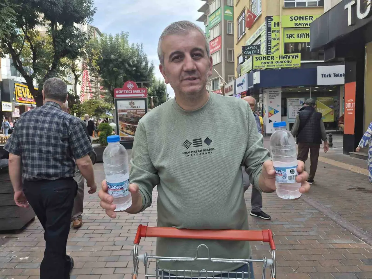 Eskişehir’de hayırseverler ile ihtiyaç sahiplerini buluşturan çaycı