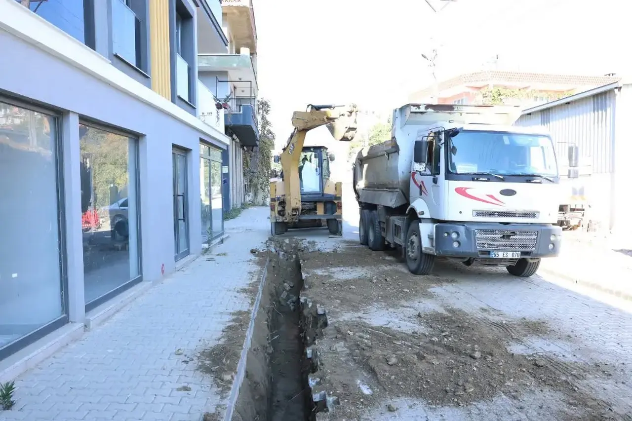 İncirliova Sandıklı Mahallesi’nde altyapı çalışmaları sürüyor