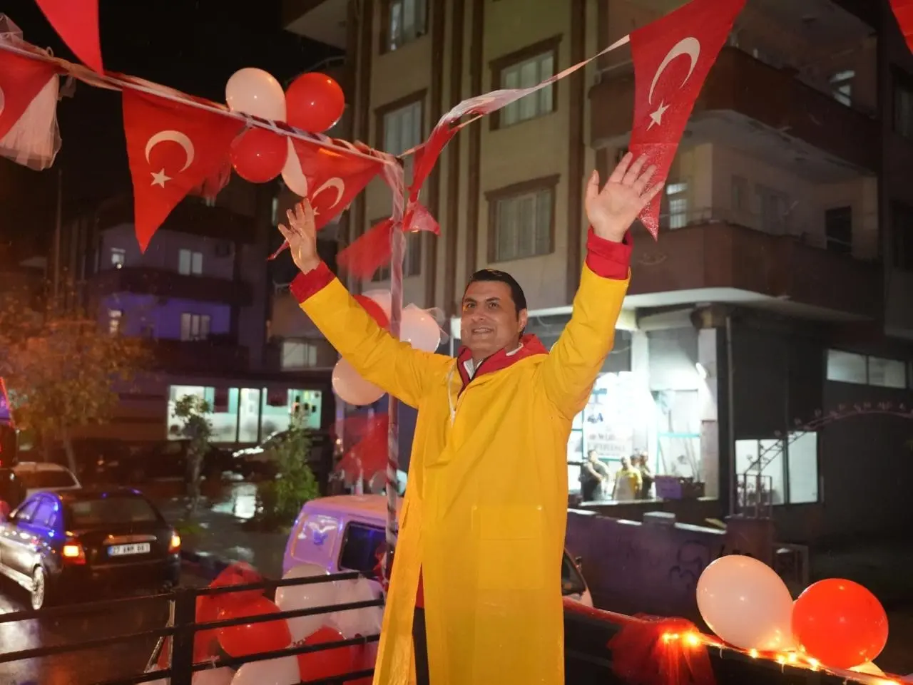 Şehitkamil’de yağmur değil, cumhuriyet coşkusu yağdı