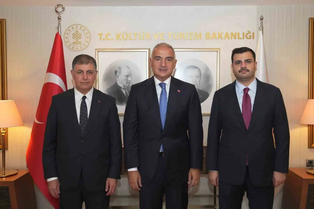 Başkan Tugay’dan İzmir için Ankara’da üst düzey temaslar