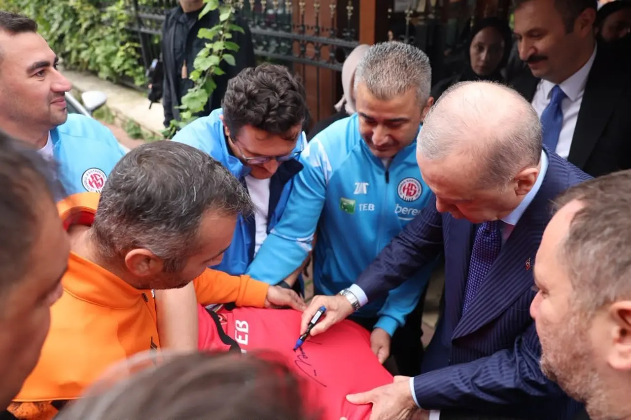 Cumhurbaşkanı Erdoğan, İstanbul Kastamonuspor yönetimini kabul etti