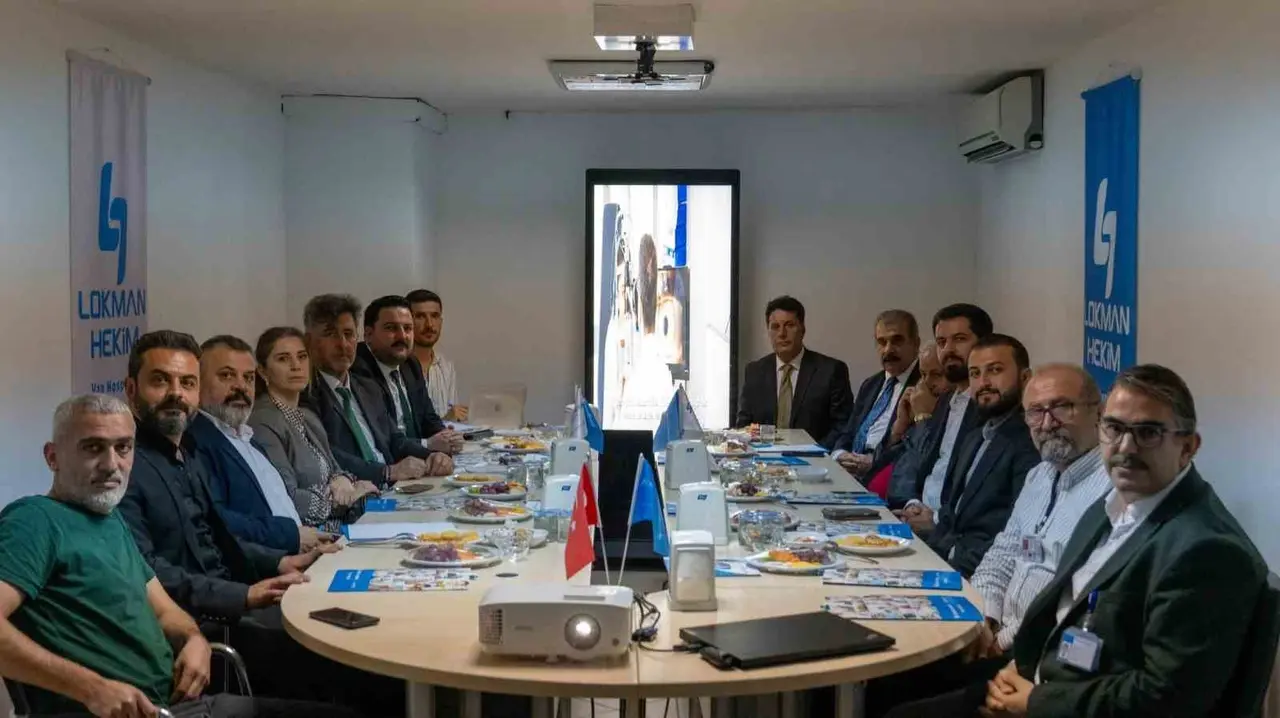 Kuzey Irak heyetinden Lokman Hekim Van Hastanesine ziyaret
