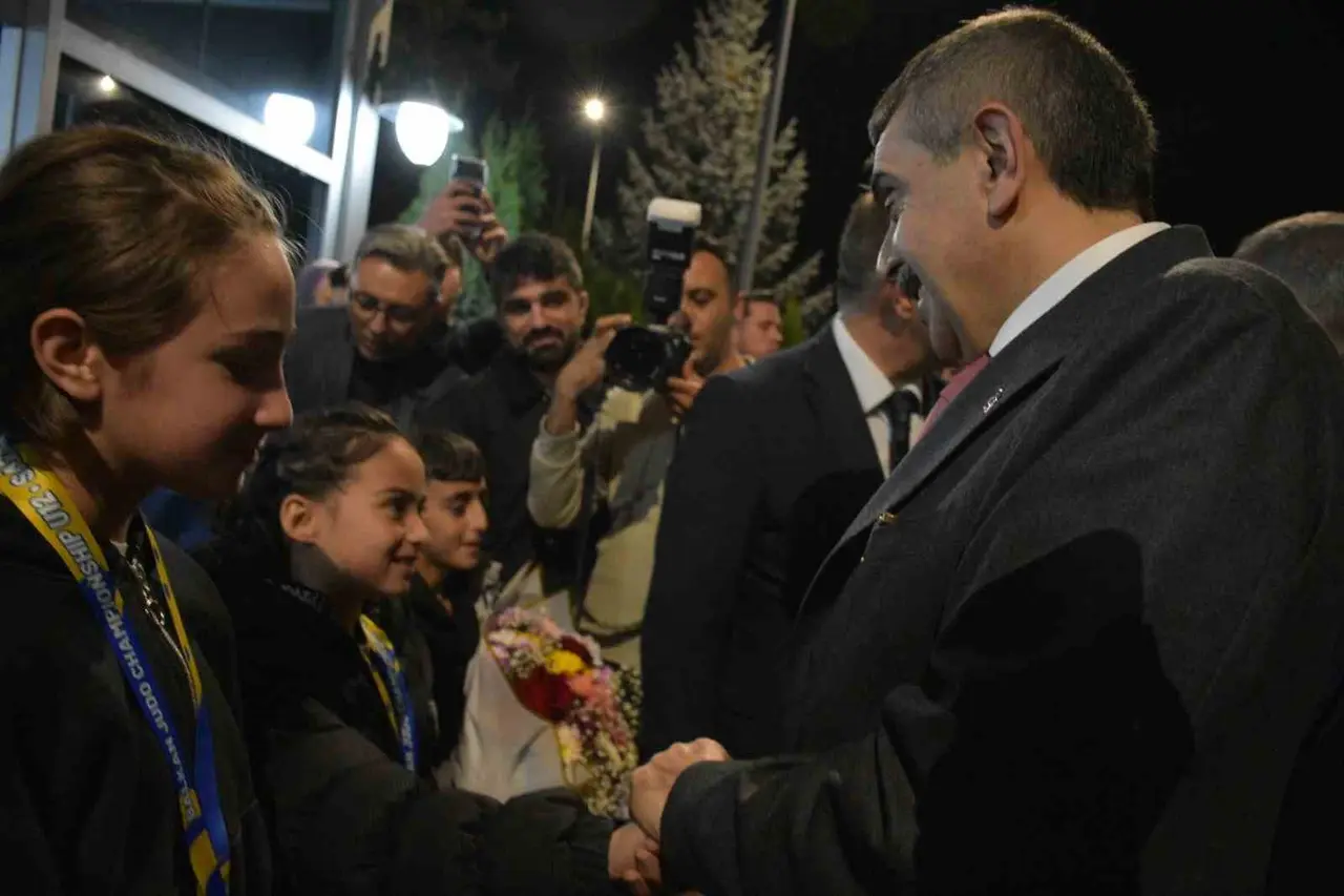 Erzurum şampiyonları bağrına bastı