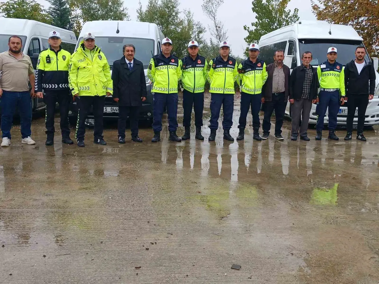 Düzce’de okul servis araçları sıkı denetleniyor
