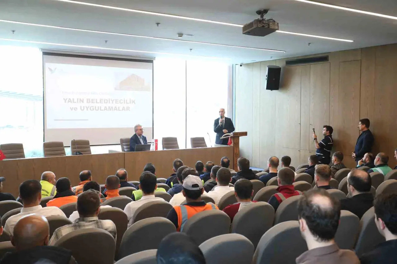 İnegöl Belediyesi’nden personele 2. yalın temelleri eğitimi