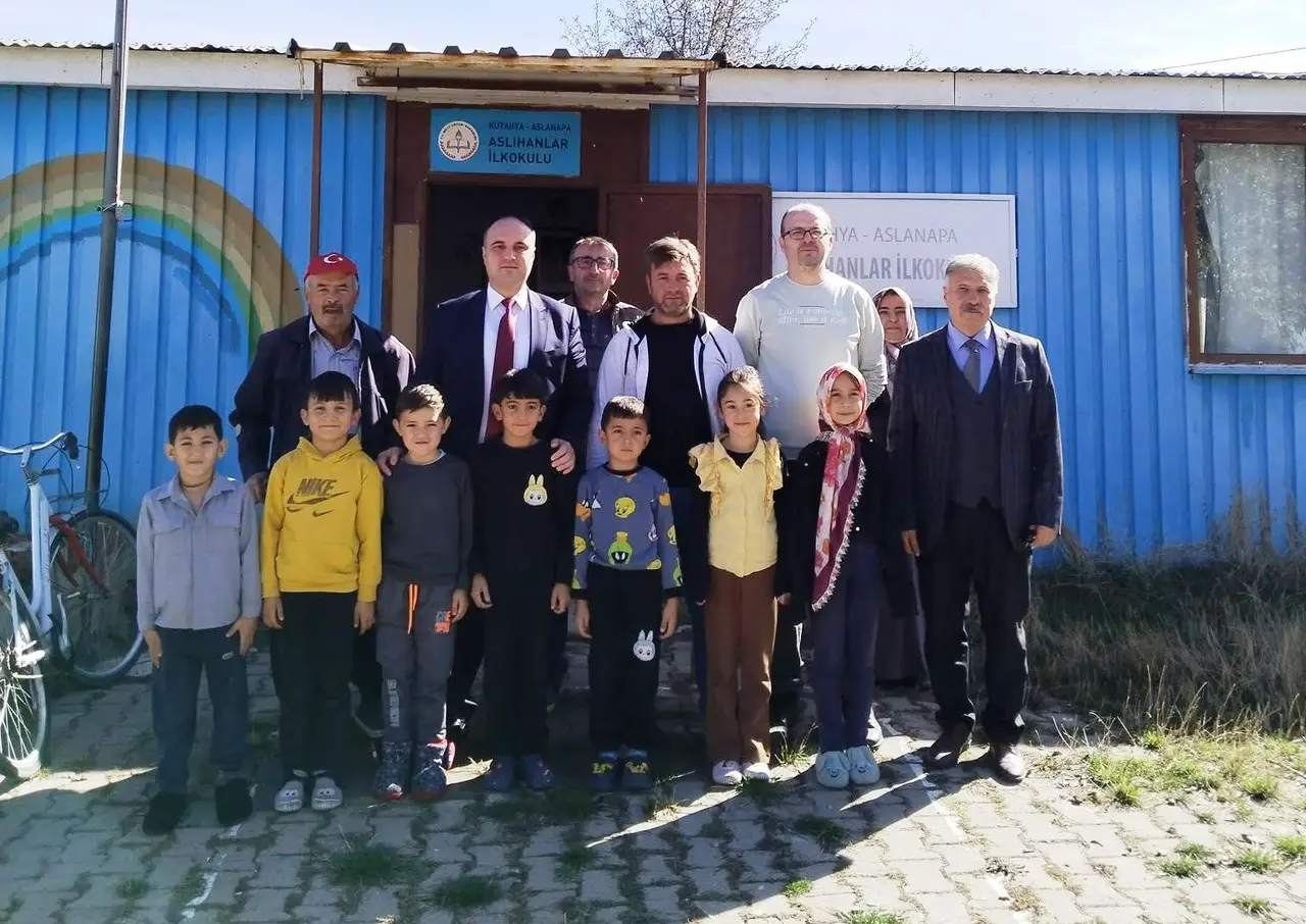 Aslanapa Kaymakamı Tosun, öğrencilerle bir araya geldi