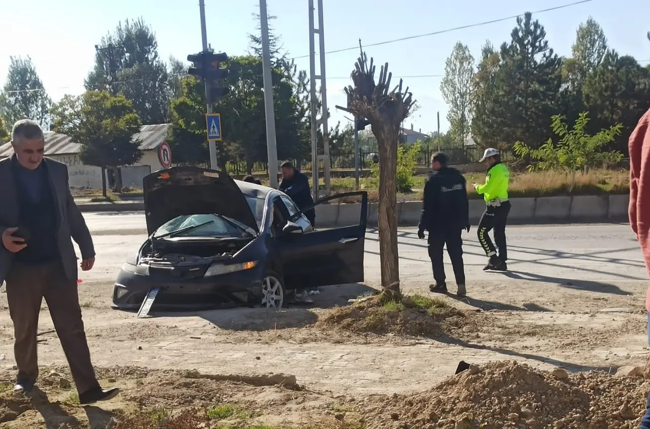 Van’da 1 kişinin öldüğü, 4 kişinin yaralandığı kazanın güvenlik kamerası görüntüleri ortaya çıktı