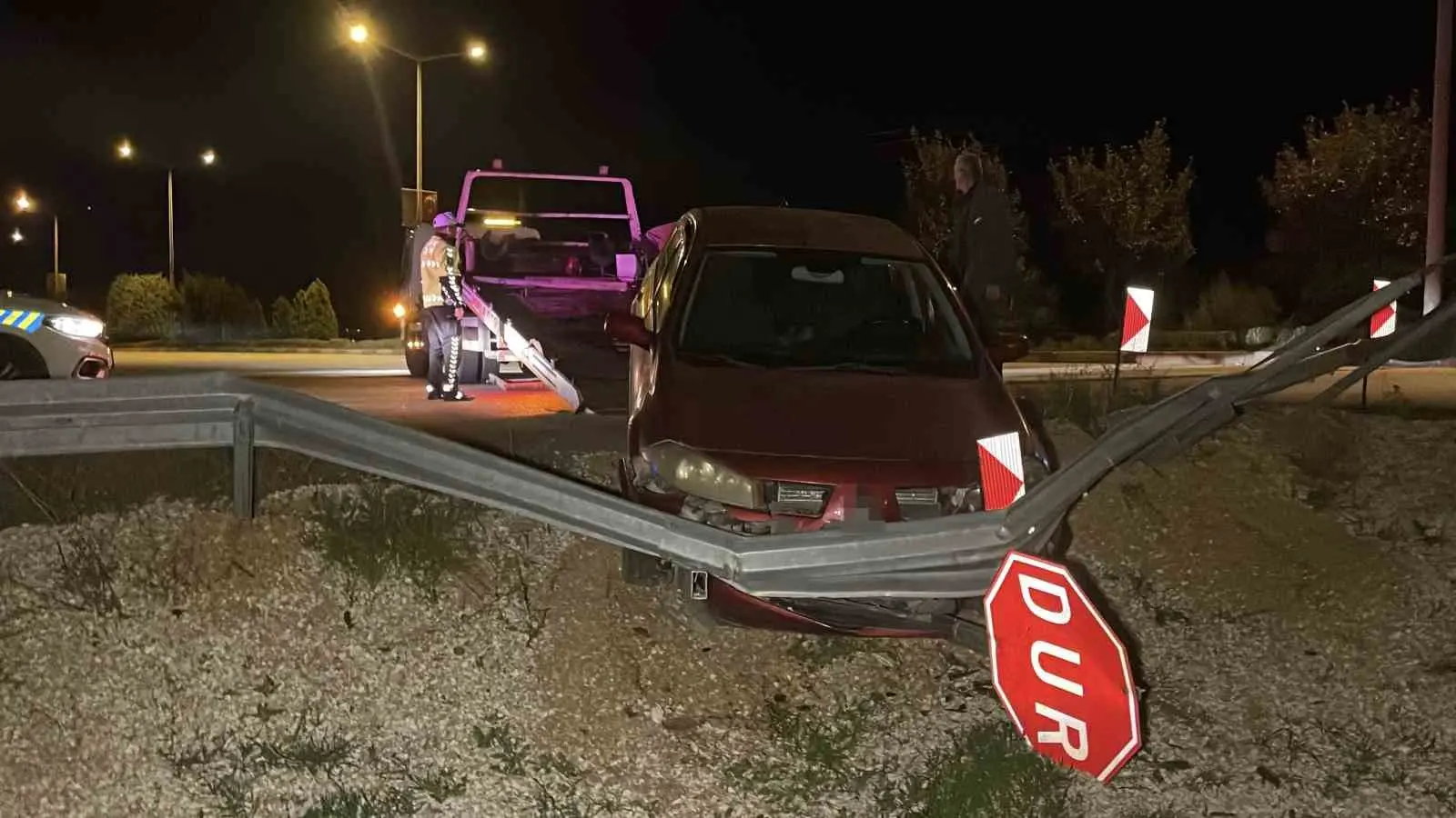 Karaman’da bariyerlere çarpan otomobilin plakasına 46 bin lira ceza