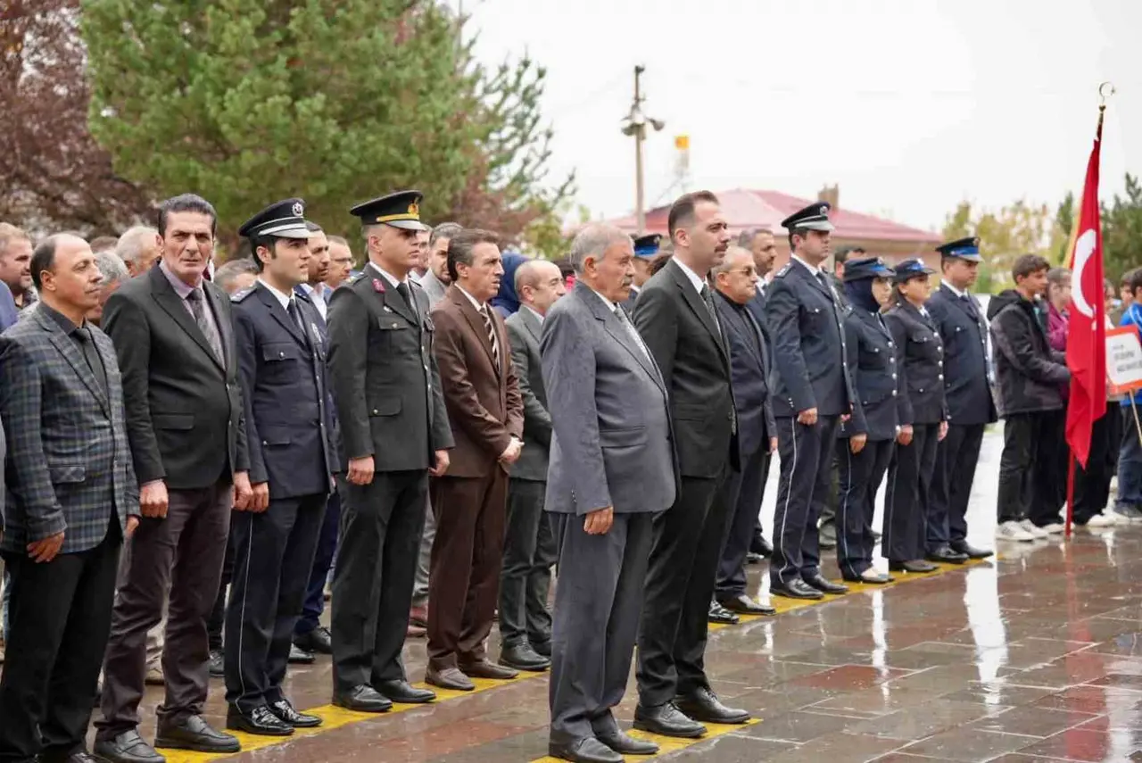 Üzümlü’de 29 Ekim Cumhuriyet Bayramı