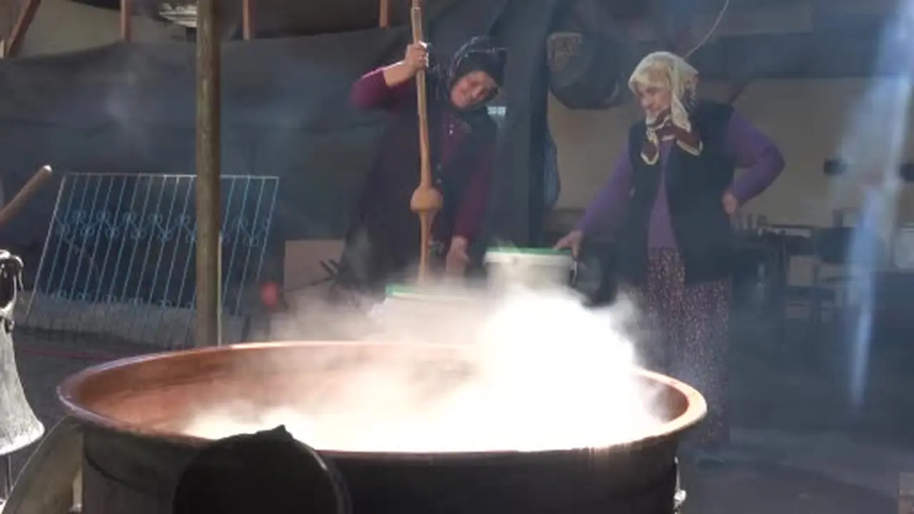 Pekmez için dağları deliyorlar