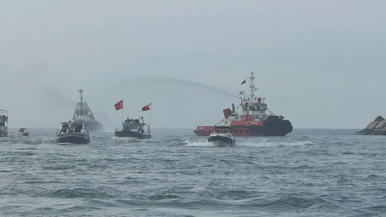 Zonguldak Limanı’nda Cumhuriyet Bayramı’na özel deniz gösterisi
