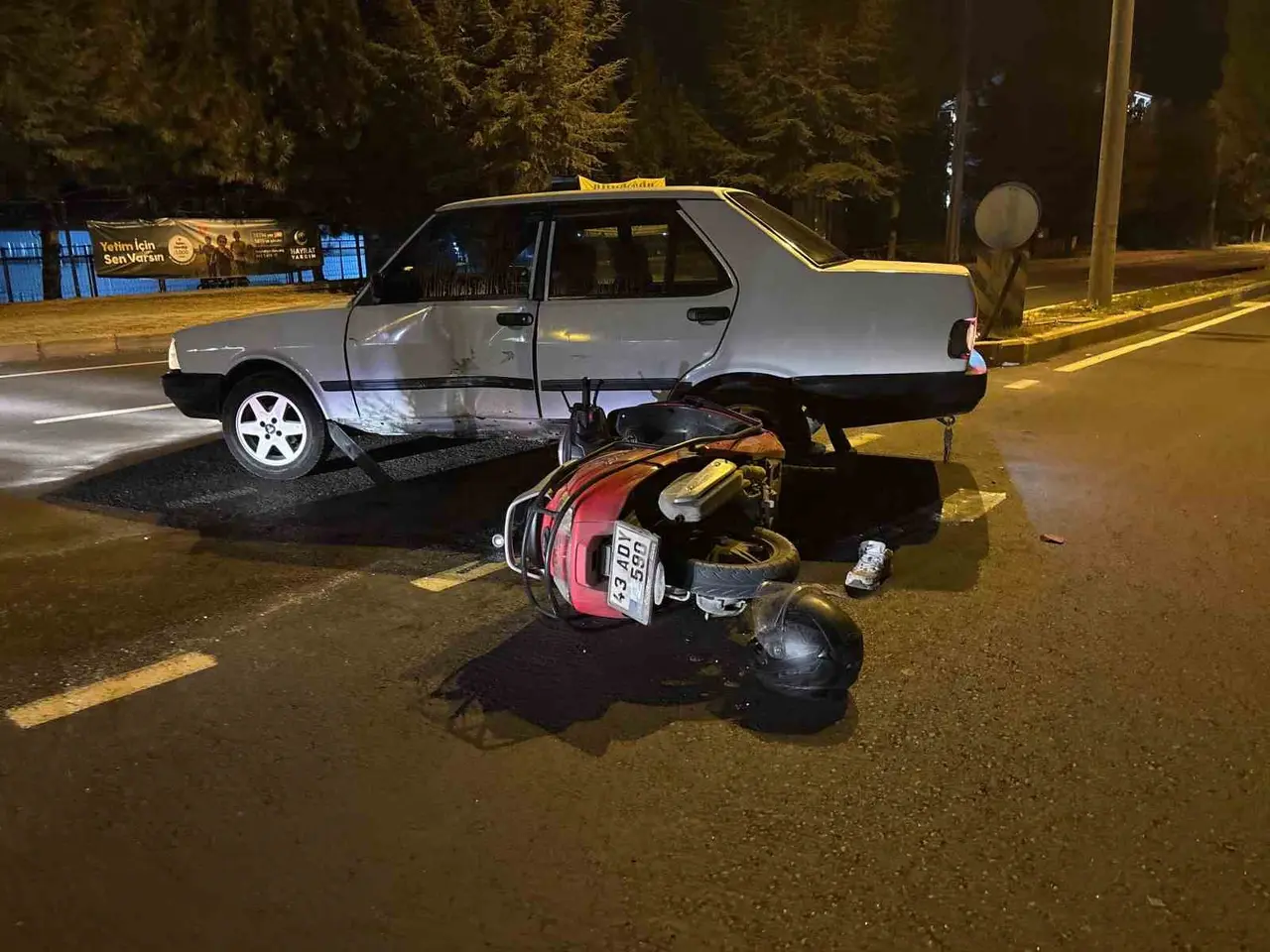 Kütahya’da otomobil motosikletle çarpıştı: 1 yaralı