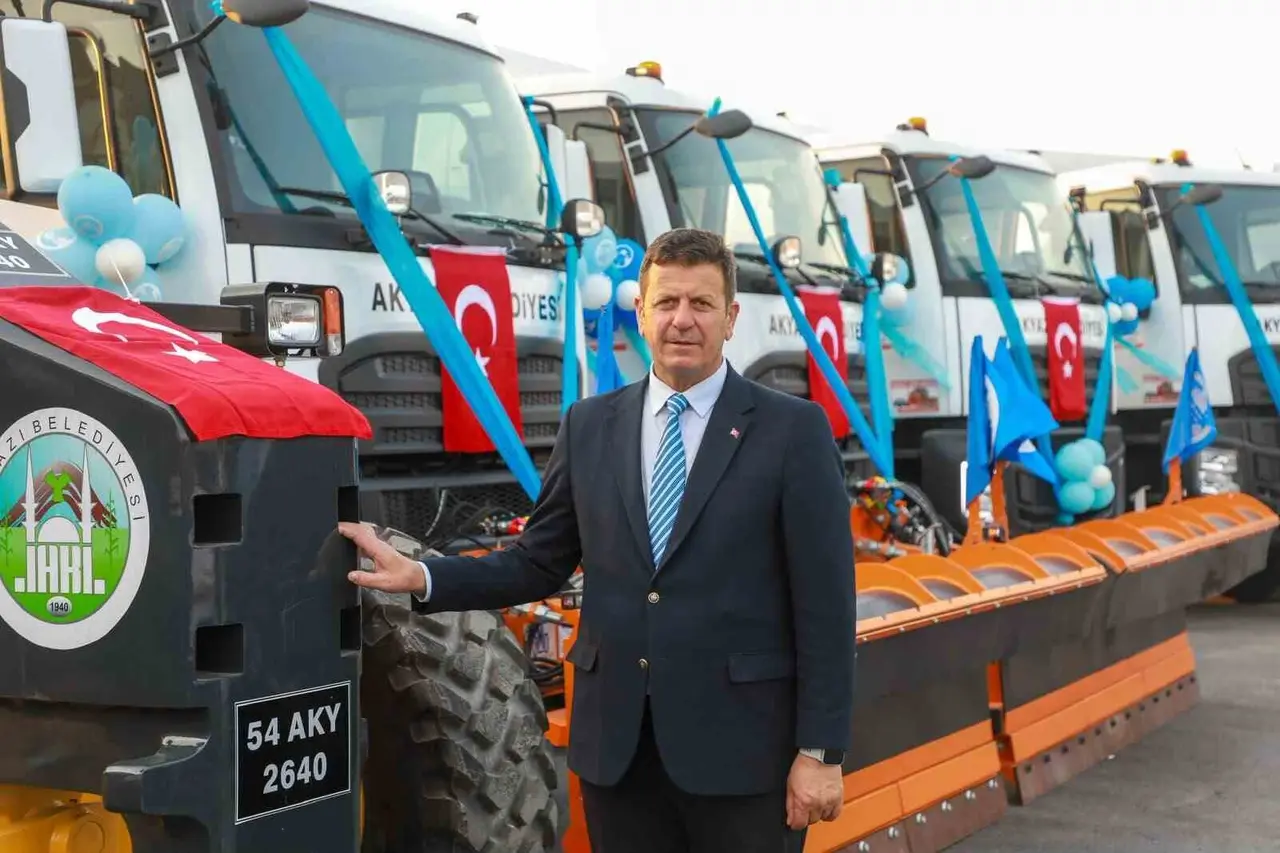 Akyazı Belediyesinden 150 milyon liralık araç yatırımı
