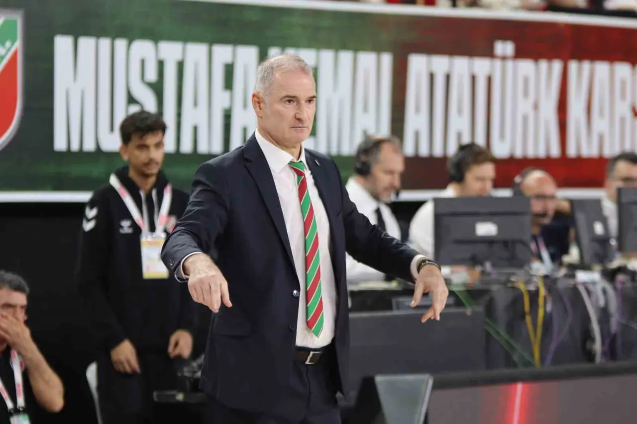 Karşıyaka Basketbol, iç sahadaki ilk yenilgisini aldı