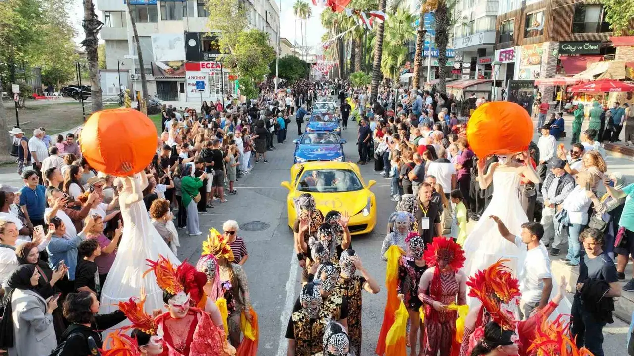Altın Portakal Korteji’nde yıldızlar geçidi yaşanacak