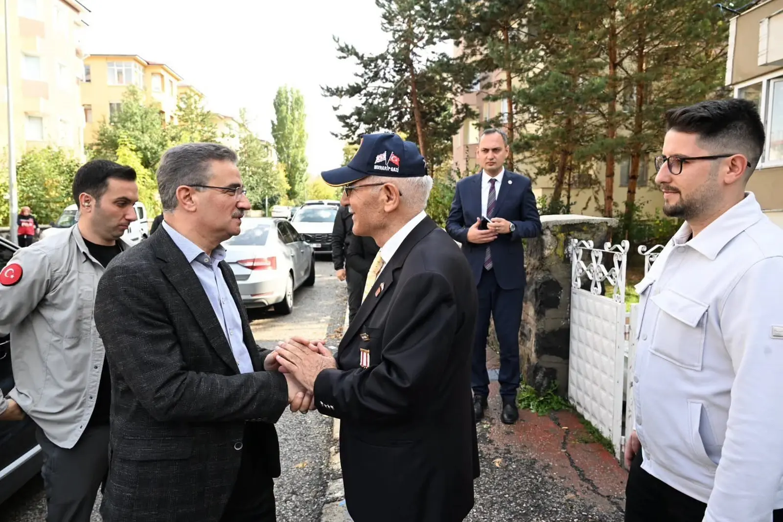 Vali Aydın Baruş’tan Şehit Ailesi ve Kıbrıs Gazisine anlamlı ziyaret