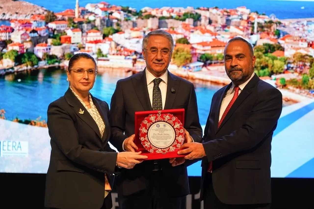 BARÜ ev sahipliğinde "18. Uluslararası Eğitim Araştırmaları Kongresi" gerçekleştiriliyor