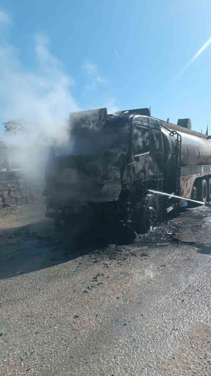 Afyonkarahisar’da boş yakıt tankeri yandı