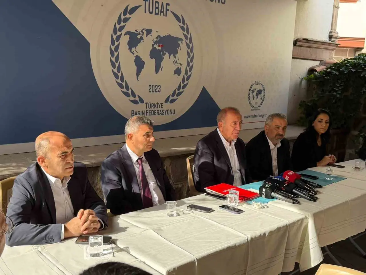 Gürsel Tekin: "Cumhuriyet Halk Partisi elbette zor bir dönem geçiriyor"